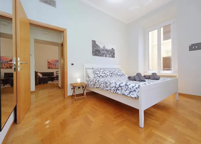 Apartment Embrace La Dolce Rom